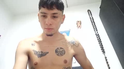 Snapshot of _spider_dick_ chatting on 01.28.25 Alejandro Pinzon online show from 01.28.25