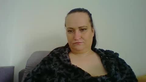 Melisa online show from 10.31.25