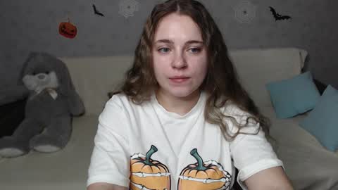 Snapshot of _sweet_lana_ chatting on 10.31.25 Lana online show from 10.31.25