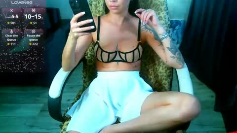 Snapshot of _sweet_ruby_ chatting on 06.18.26 Milana welcome to my world online show from 06.18.26