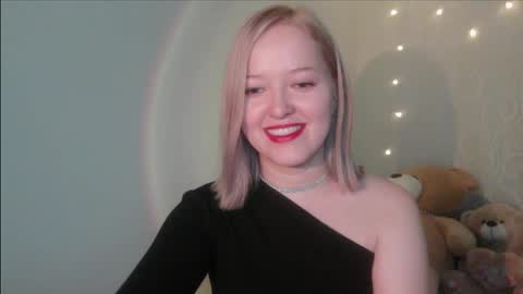 Snapshot of _sweet_smile_ chatting on 10.31.25 _sweet_smile_ online show from 10.31.25