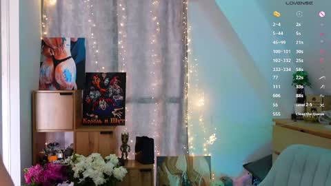 Snapshot of _sweetcams_ chatting on 06.18.26 Dasha online show from 06.18.26