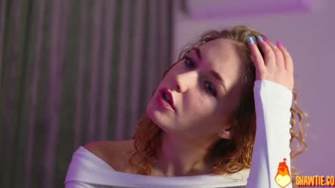 Snapshot of _taylor_swift chatting on 09.09.25 Taylor online show from 09.09.25