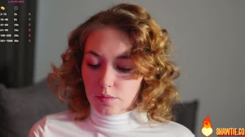 Snapshot of _taylor_swift chatting on 10.26.25 Taylor online show from 10.26.25