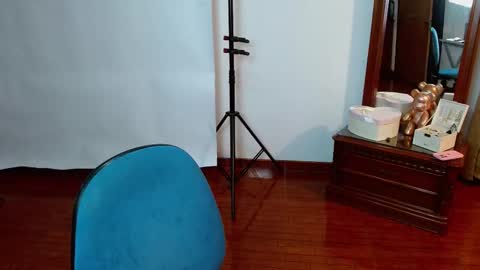 Snapshot of _the_dark_side_of_the_moon_ chatting on 09.28.25 _the_dark_side_of_the_moon_ online show from 09.28.25