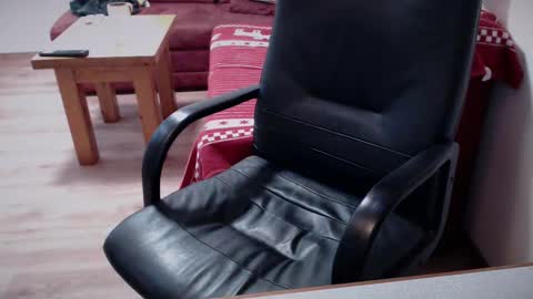 Snapshot of _trythis_ chatting on 02.01.26 _trythis_ online show from 02.01.26