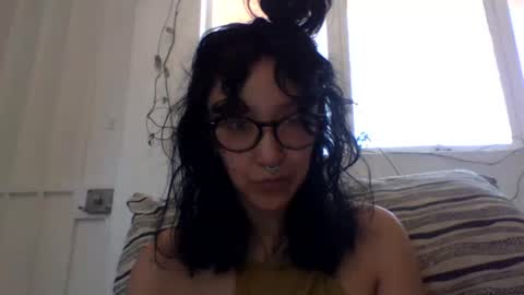 Snapshot of _tutti_frutti_ chatting on 02.02.25 _tutti_frutti_ online show from 02.02.25