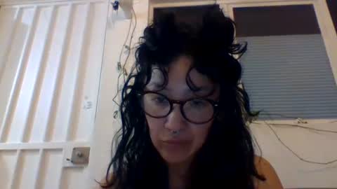 Snapshot of _tutti_frutti_ chatting on 02.21.25 _tutti_frutti_ online show from 02.21.25