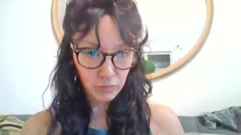 Snapshot of _tutti_frutti_ chatting on 09.25.25 _tutti_frutti_ online show from 09.25.25