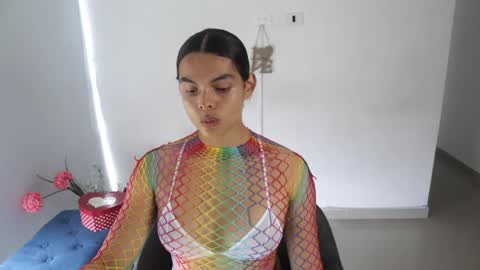 Anastasia Vahos online show from 02.15.25