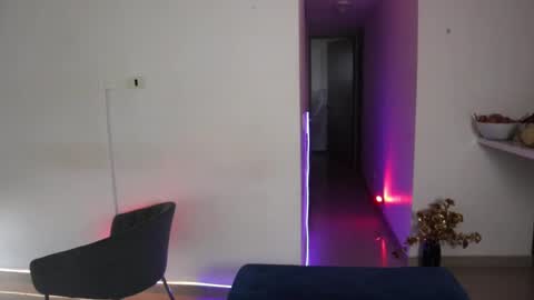 Anastasia Vahos online show from 02.24.25