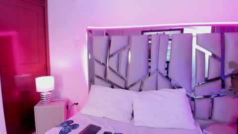 _valeria_saenz_ online show from 09.29.25