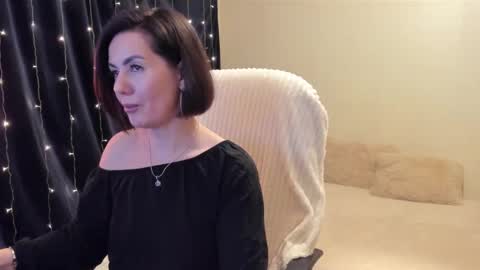 Snapshot of _vallylove chatting on 03.03.25 _vallylove online show from 03.03.25