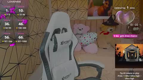 vane online show from 10.18.25