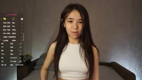 Snapshot of _vi_vi_ chatting on 04.18.26 Viola online show from 04.18.26