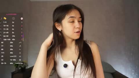 Snapshot of _vi_vi_ chatting on 04.20.26 Viola online show from 04.20.26