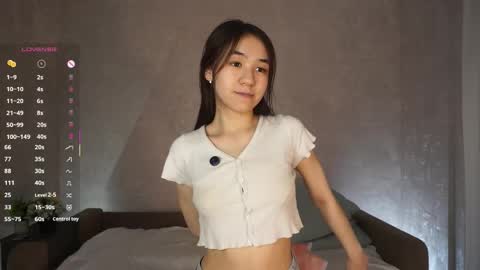 Snapshot of _vi_vi_ chatting on 04.24.26 Viola online show from 04.24.26
