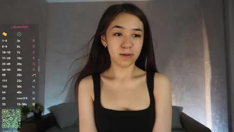 Snapshot of _vi_vi_ chatting on 05.25.26 Viola online show from 05.25.26