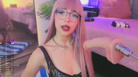 Snapshot of _viollettenoir_ chatting on 05.28.26 online show from 05.28.26