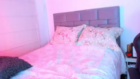 INSTAGRAM pinzon viviana online show from 01.24.25