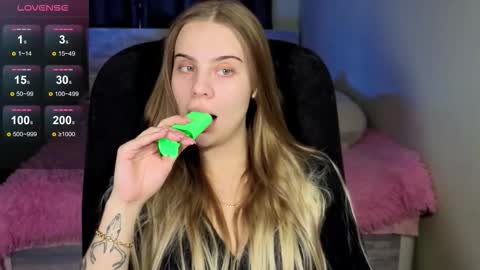 Vera online show from 10.22.25