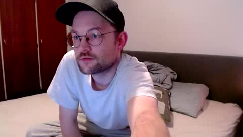 Snapshot of _whoisthatguy_ chatting on 02.01.26 _whoisthatguy_ online show from 02.01.26