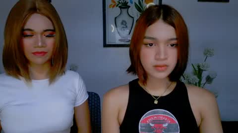 Snapshot of _xxlilly chatting on 04.28.26 _xxlilly online show from 04.28.26