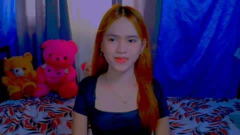 Snapshot of _xxlilly chatting on 05.20.26 _xxlilly online show from 05.20.26