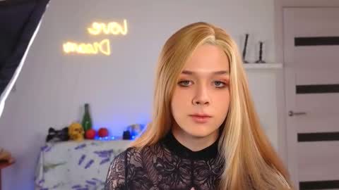 LITTLE FOX online show from 11.03.25