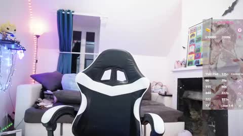 Polly online show from 02.10.25