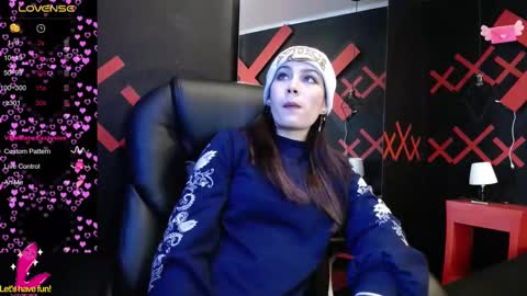 Yuyi online show from 03.12.25