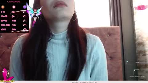 Yuyi online show from 11.23.25