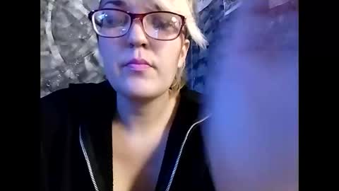 Snapshot of a6909 chatting on 12.21.24 Bree Anna online show from 12.21.24