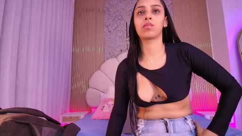 Aisha online show from 11.15.25