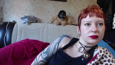 Snapshot of a_damn_good_coffee chatting on 10.01.25 a_damn_good_coffee online show from 10.01.25