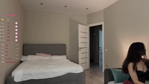 Mila and Jess online show from 11.09.25