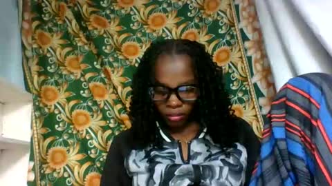 Snapshot of aadienne chatting on 06.09.26 aadienne online show from 06.09.26
