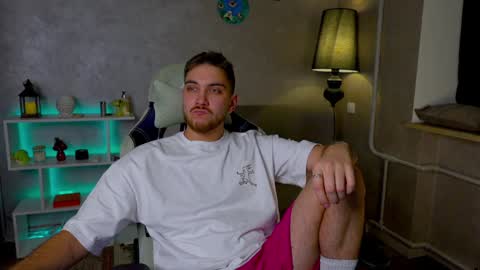 Snapshot of aalexxxxxx chatting on 12.28.24 Alex online show from 12.28.24