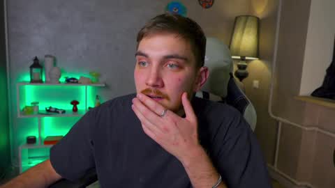 Snapshot of aalexxxxxx chatting on 01.11.25 Alex online show from 01.11.25