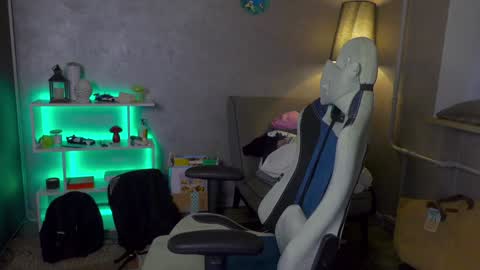 Snapshot of aalexxxxxx chatting on 02.02.25 Alex online show from 02.02.25