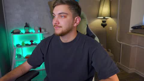 Snapshot of aalexxxxxx chatting on 03.04.25 Alex online show from 03.04.25