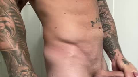 Snapshot of aaron846576 chatting on 10.14.25 Canadashung online show from 10.14.25