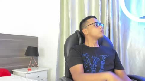 aaron_9827 online show from 01.29.25