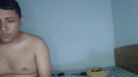 Snapshot of aaron_and_ann chatting on 02.08.26 Aaron y Ann online show from 02.08.26