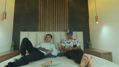 AARON  CHRIS online show from 09.09.25