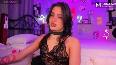 Snapshot of aaron_darkus chatting on 05.19.26 Aaron online show from 05.19.26