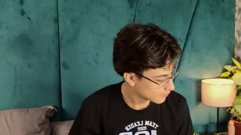 Aaron Ezequiel online show from 09.18.25