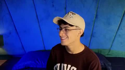 Aaron Ezequiel online show from 09.30.25