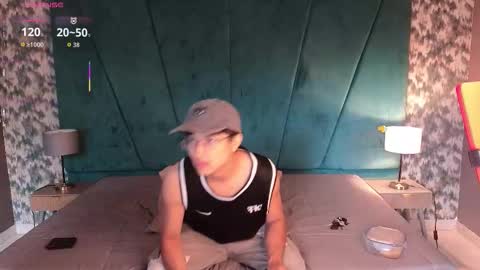 Aaron Ezequiel online show from 02.08.26