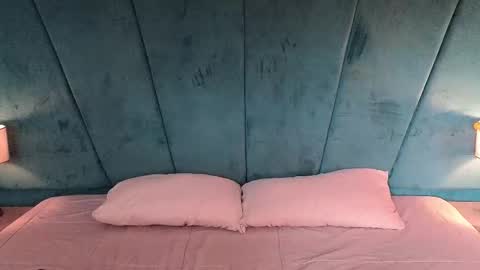 Aaron Ezequiel online show from 02.12.26